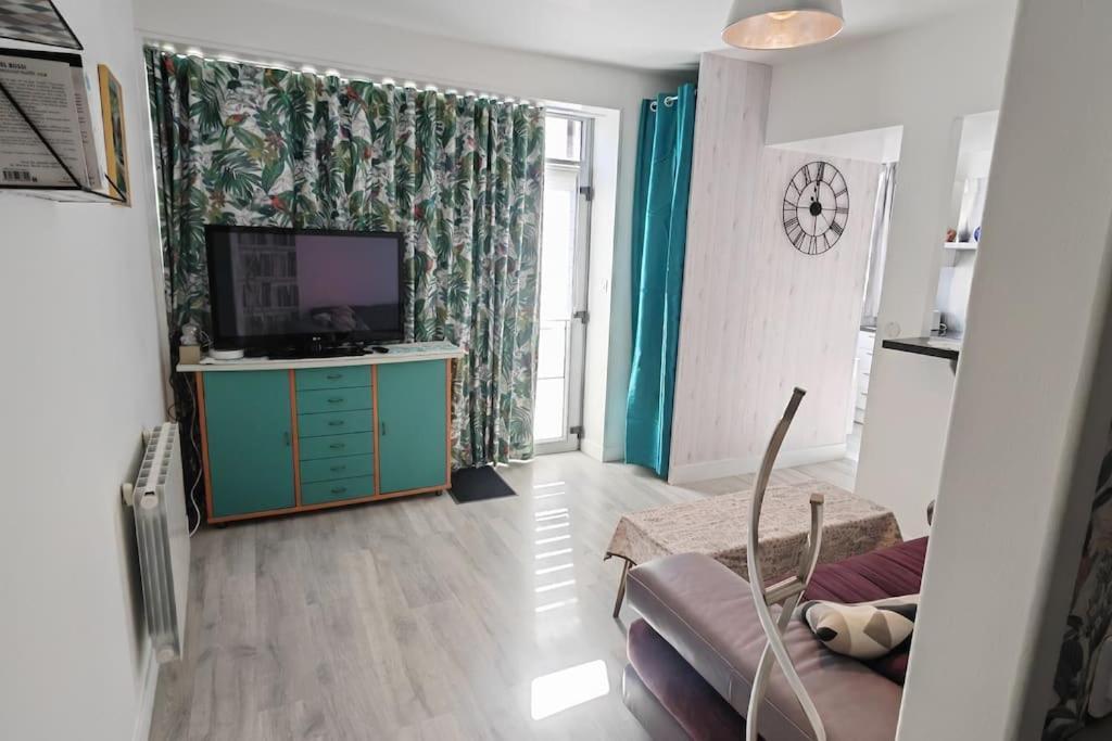 Appartement Cosy 2 Pieces Hyper Centre روشفور المظهر الخارجي الصورة